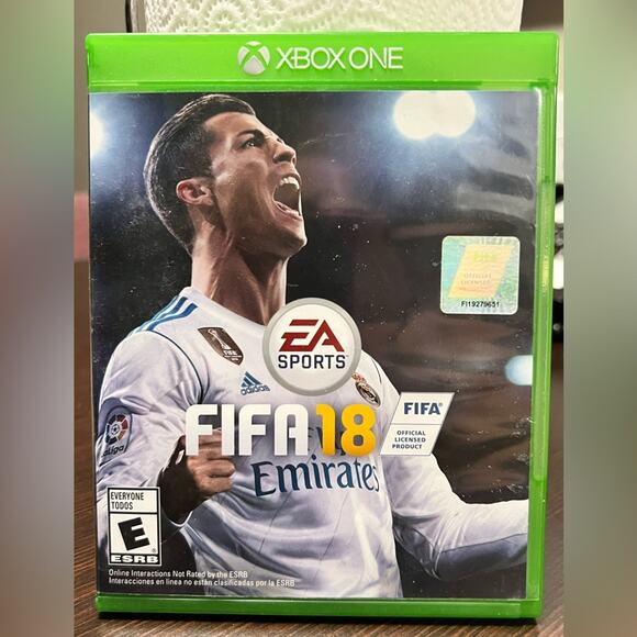 Fifa 18 Ronaldo edition xbox one game - Picture 1 of 6